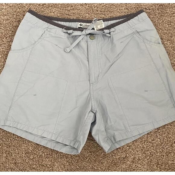 Columbia Women's Light Blue Shorts - Size Petite Medium - Picture 1 of 6